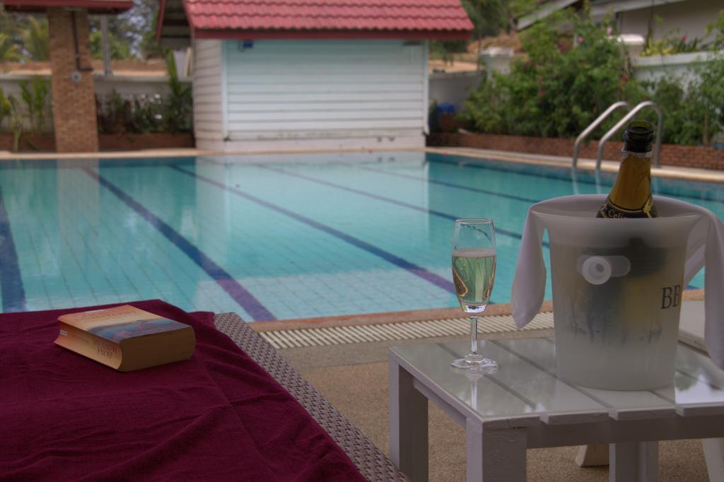Surin Sweet Hotel Екстер'єр фото